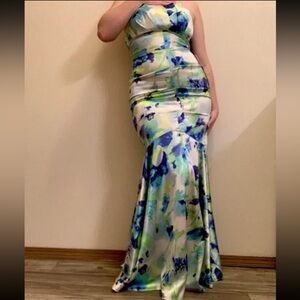 Elegant Floral Maxi Dress in Blue and Green